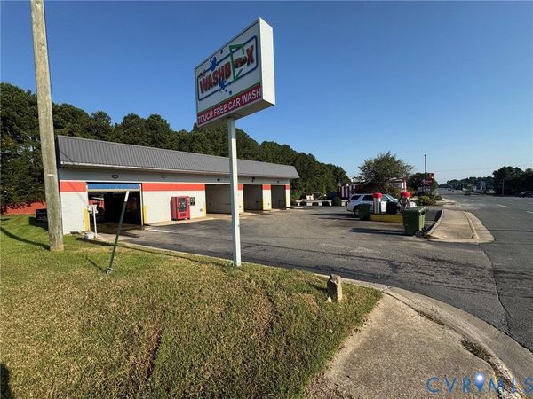 2011 S Main Street, Farmville, VA 23901