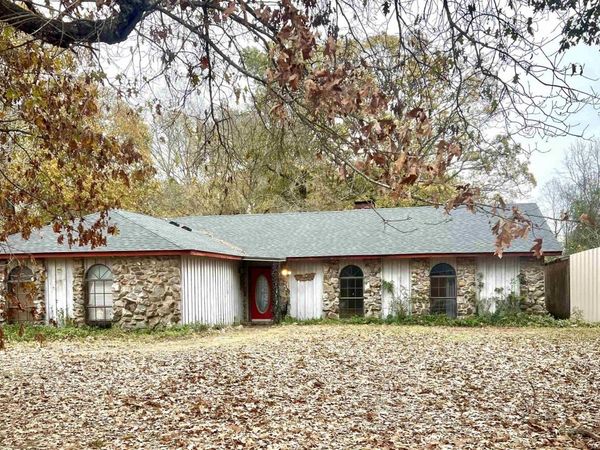 100 Sherwood Street, McGehee, AR 71654