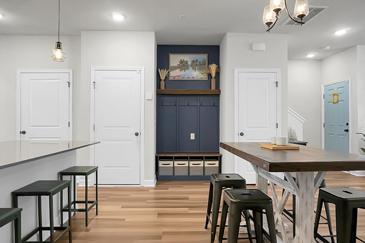 305 Lanyard Street Photo 12