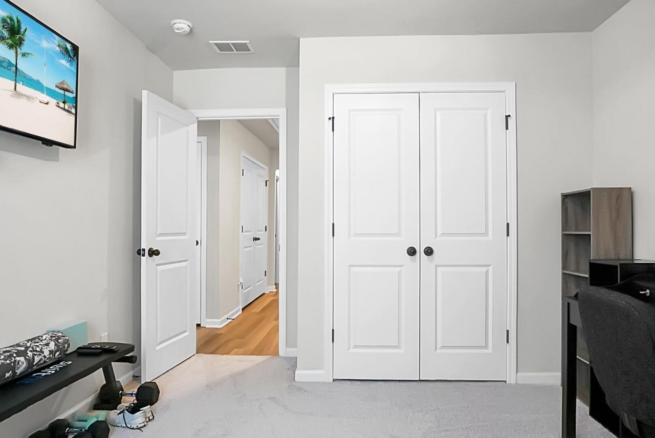 305 Lanyard Street Photo 42