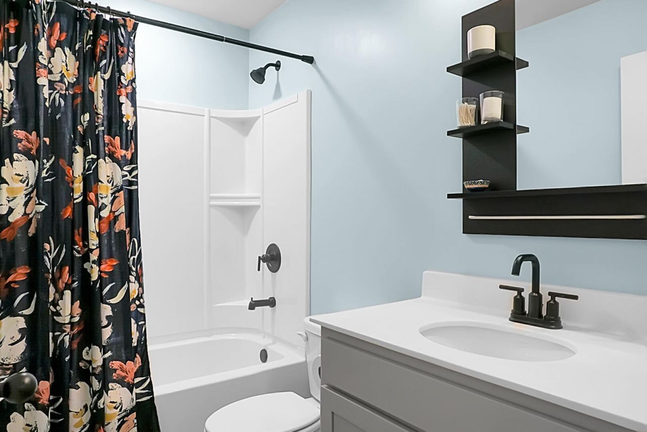 305 Lanyard Street Photo 43