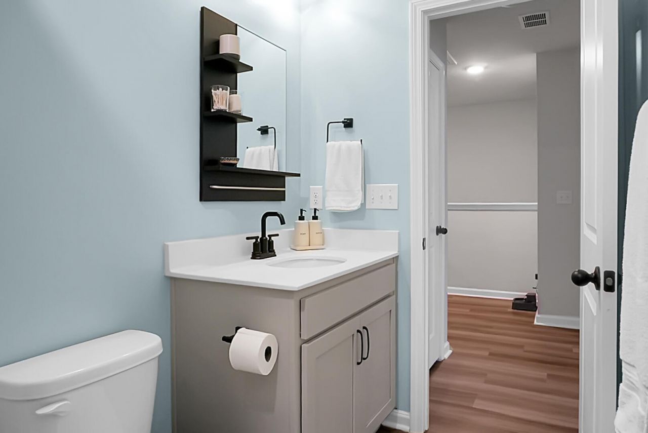 305 Lanyard Street Photo 44