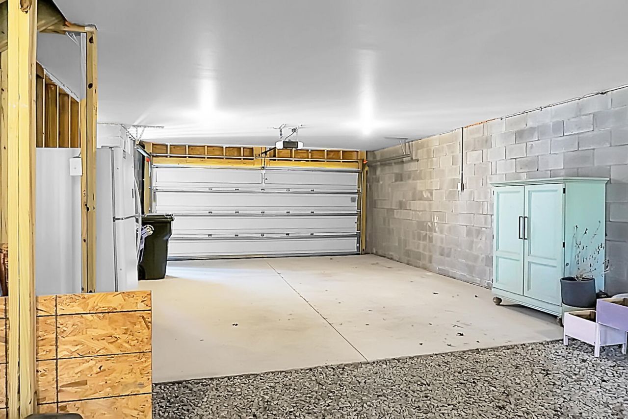 305 Lanyard Street Photo 52