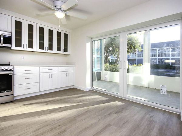 561 Periwinkle Way, Unit E2, Sanibel, FL 33957