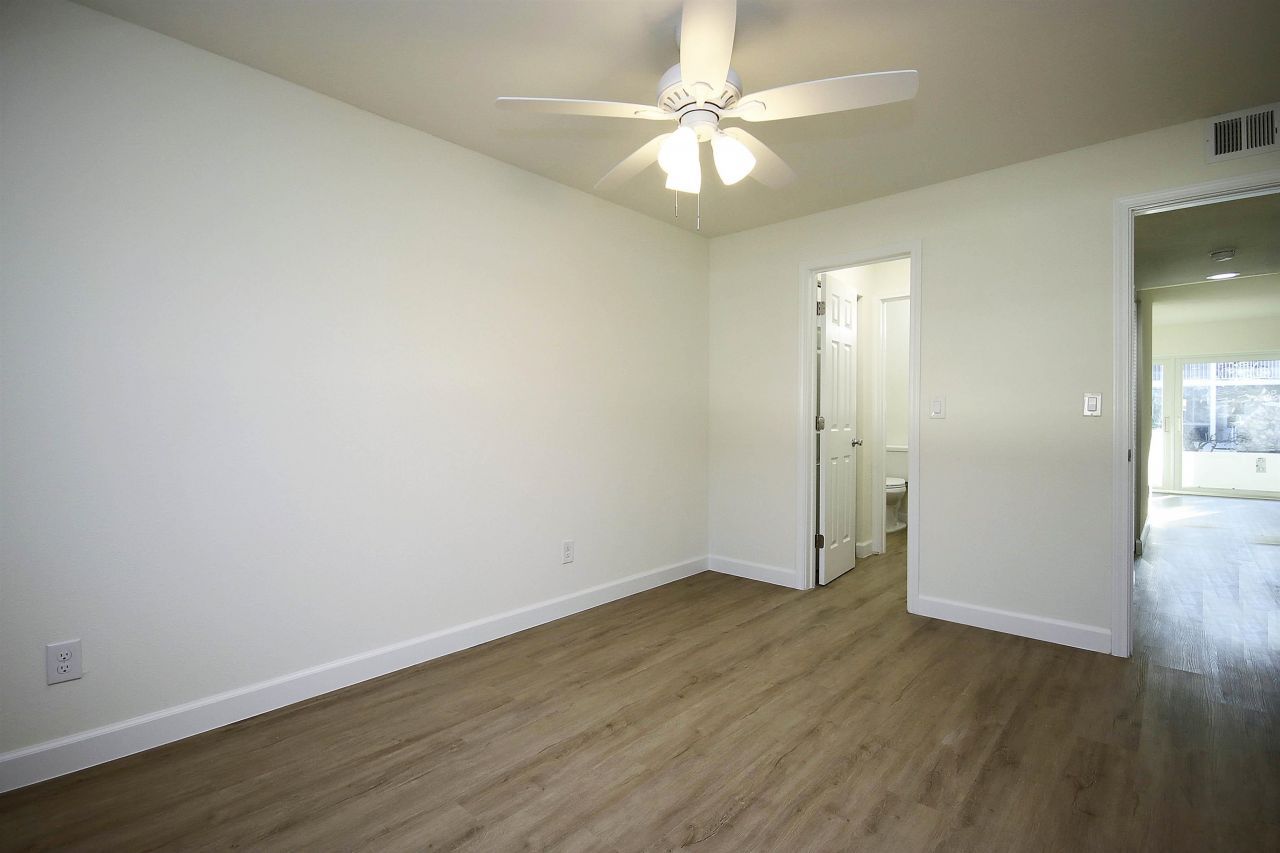 561 Periwinkle Way, Unit E2, Sanibel, FL 33957 Photo