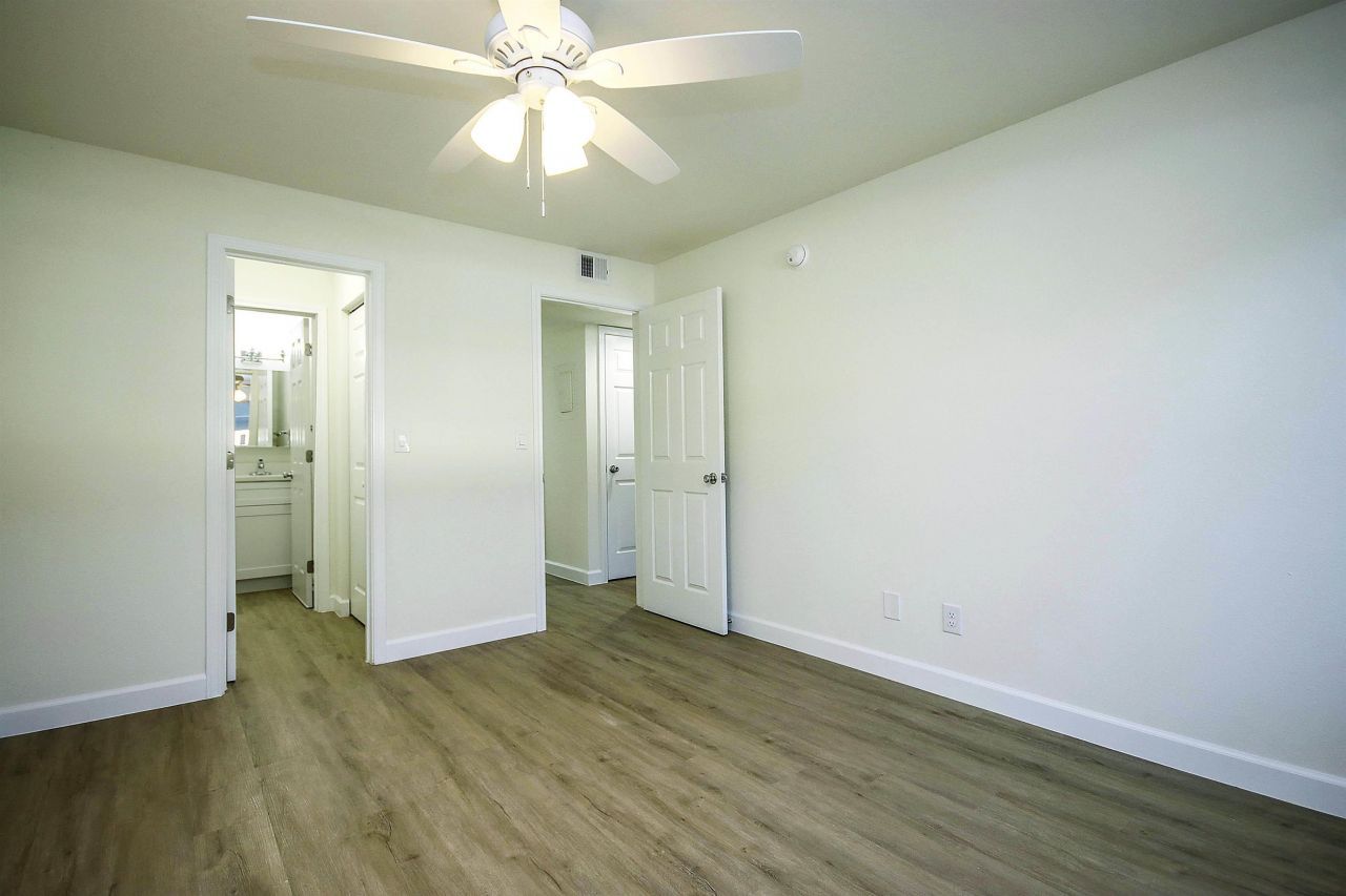 561 Periwinkle Way, Unit E2, Sanibel, FL 33957 Photo