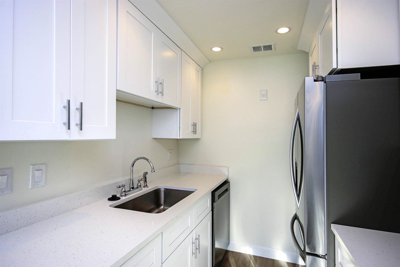 561 Periwinkle Way, Unit E2, Sanibel, FL 33957 Photo