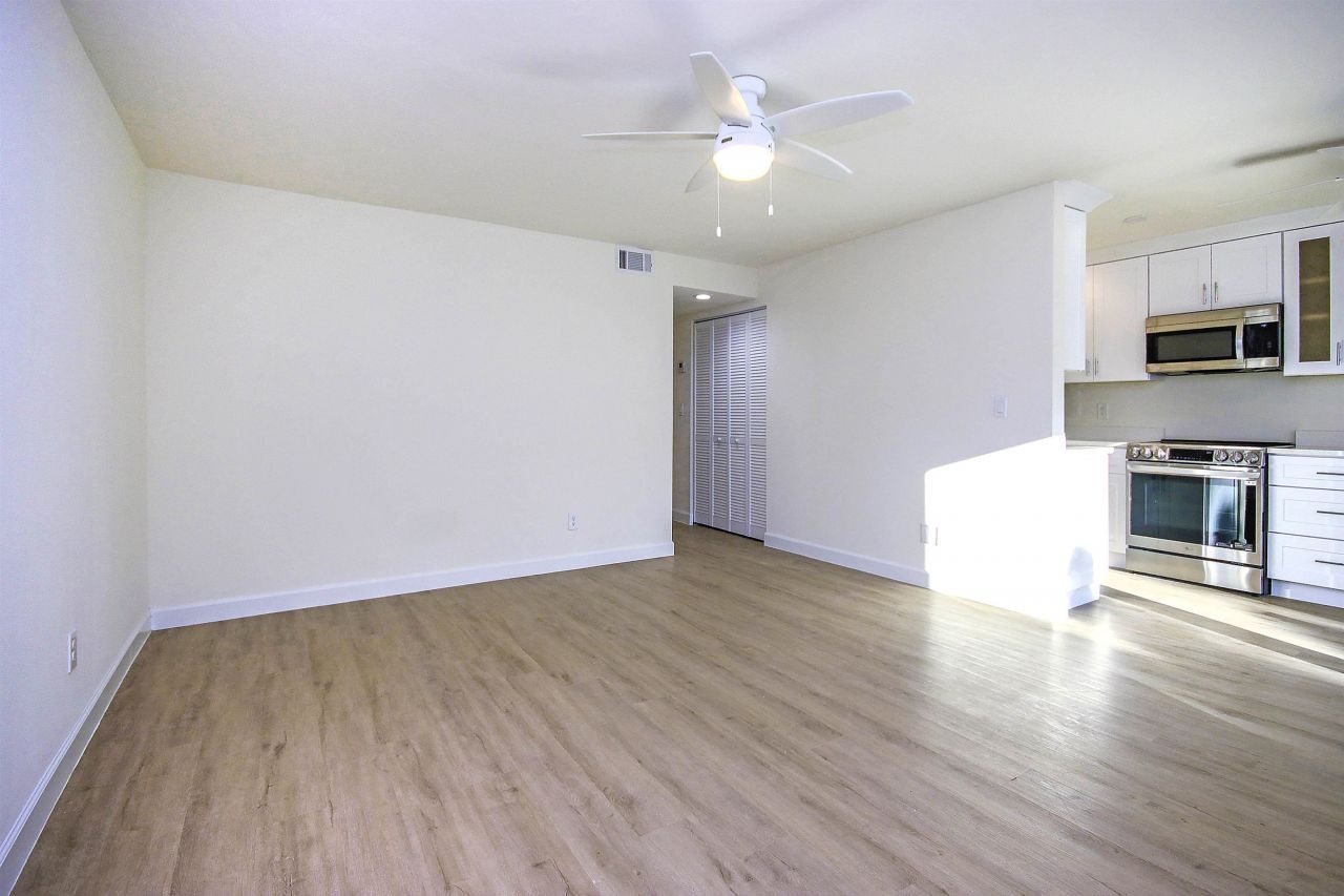 561 Periwinkle Way, Unit E2, Sanibel, FL 33957 Photo