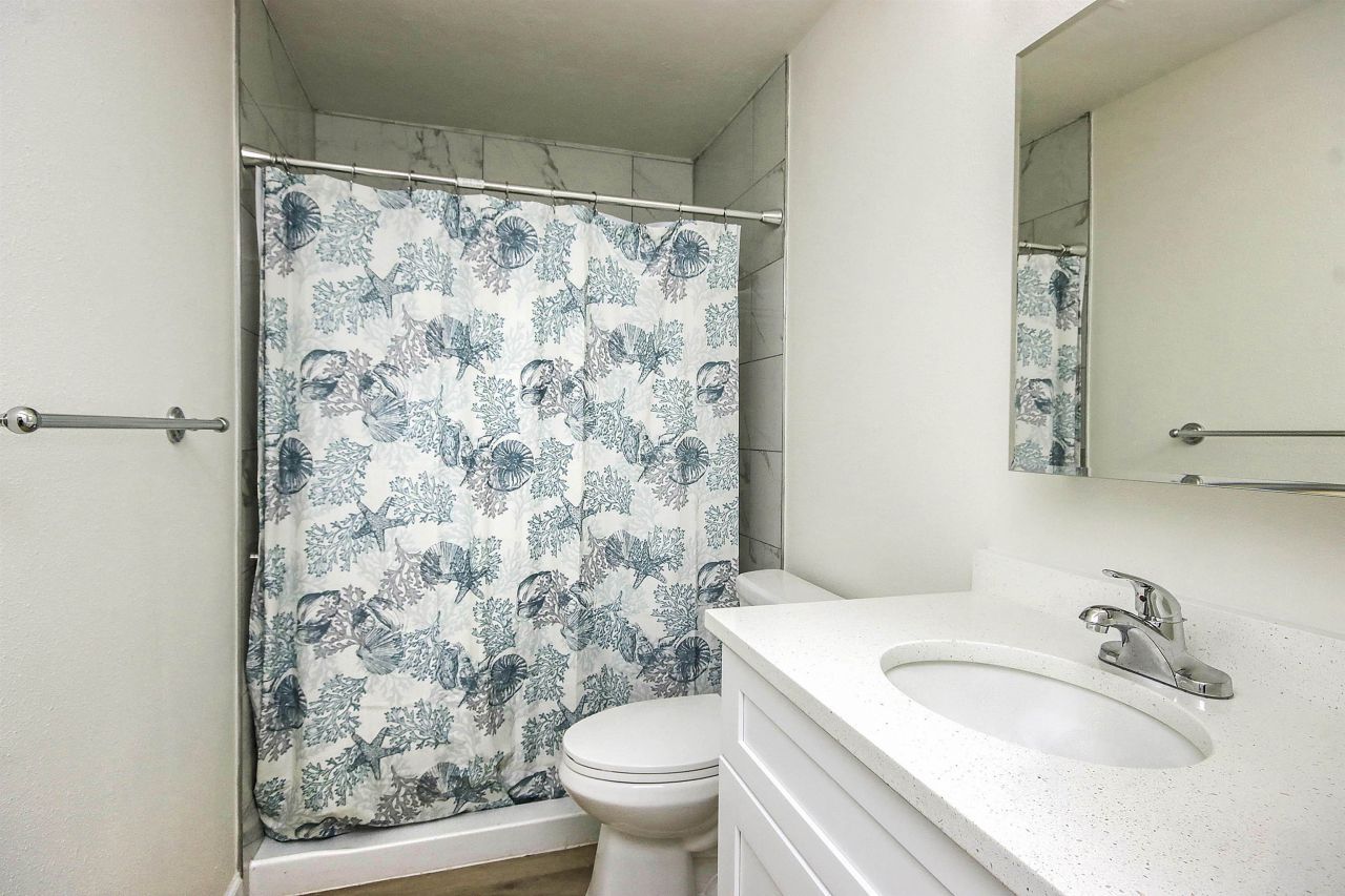 561 Periwinkle Way, Unit E2, Sanibel, FL 33957 Photo