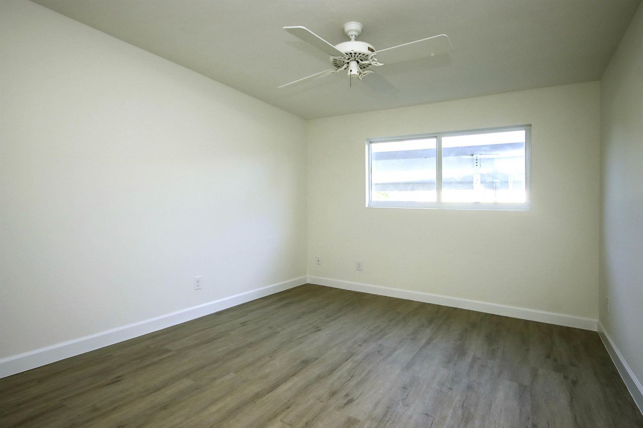 561 Periwinkle Way, Unit E2, Sanibel, FL 33957 Photo