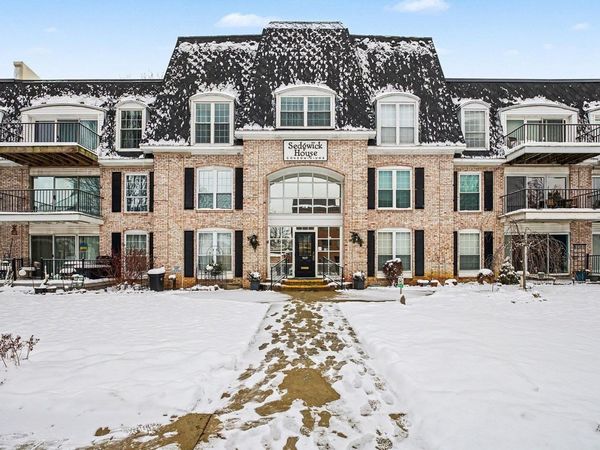 820 Lincolnway West, Unit 211, Mishawaka, IN 46544