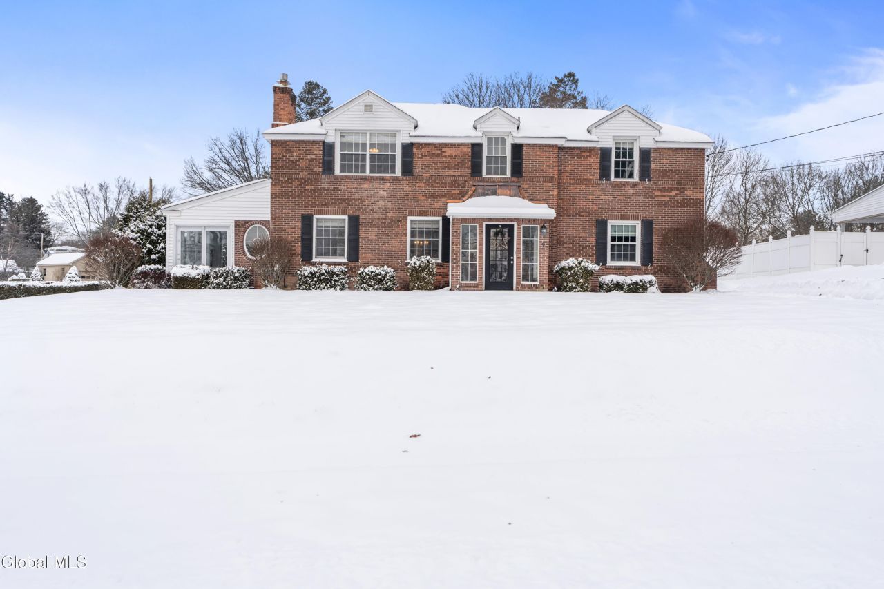 9 Van Dyke Avenue, Amsterdam, NY 12010 Main Photo