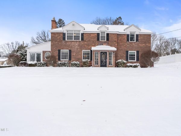 9 Van Dyke Avenue, Amsterdam, NY 12010