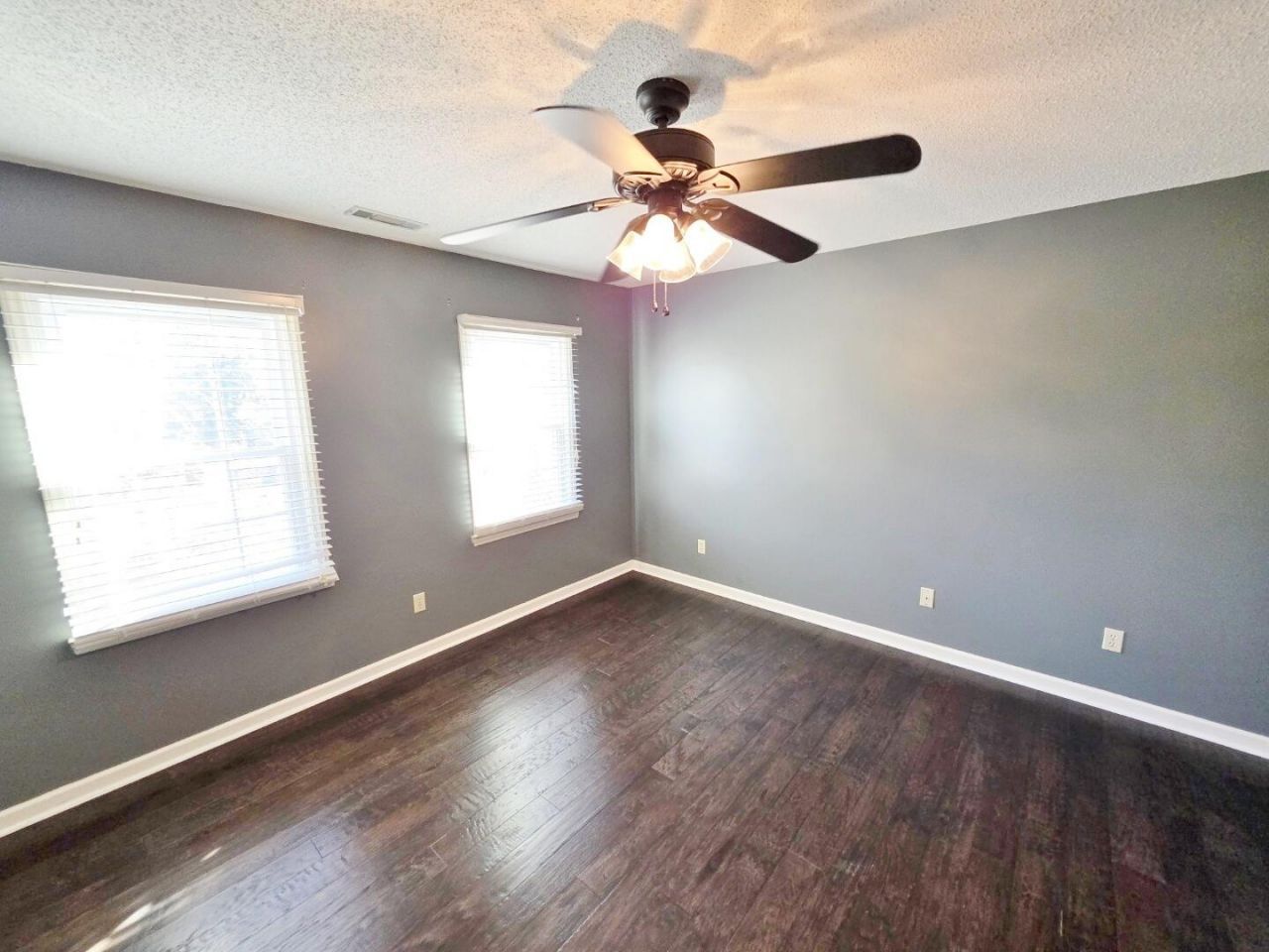 1272 NW Lee Blvd NW Boulevard Photo 23