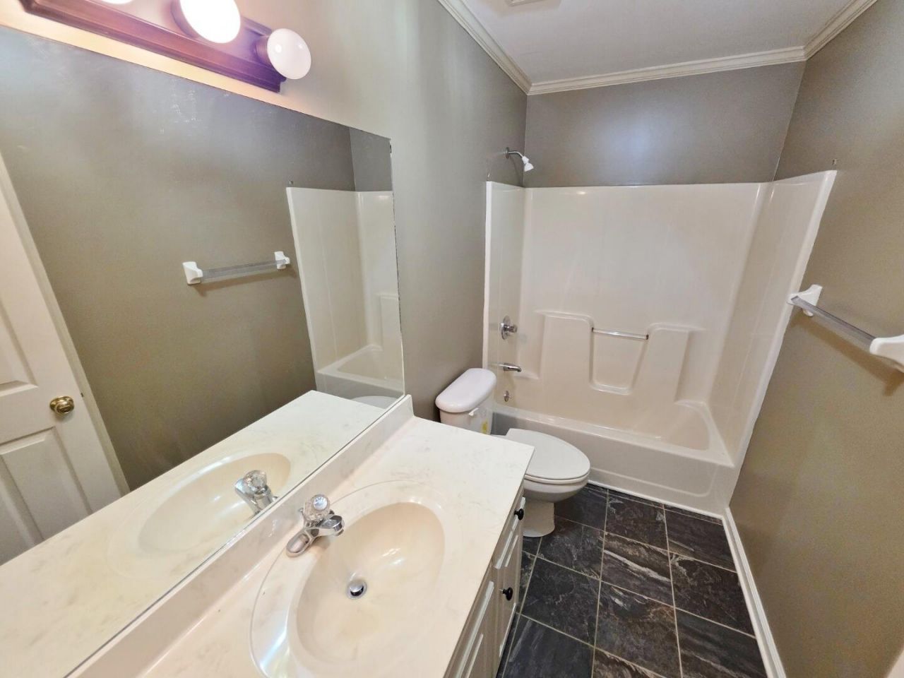 1272 NW Lee Blvd NW Boulevard Photo 26