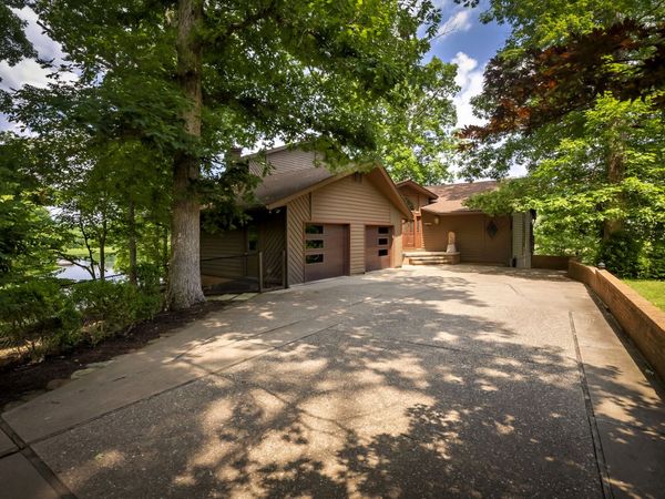 396 Lake Indian Hills Circle, Carbondale, IL 62902