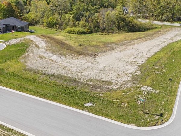 1913 Golfview Drive, Auburn, IN 46706