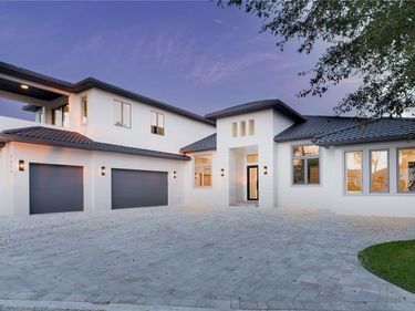 2414 BAYSHORE ROAD, NOKOMIS, FL 34275