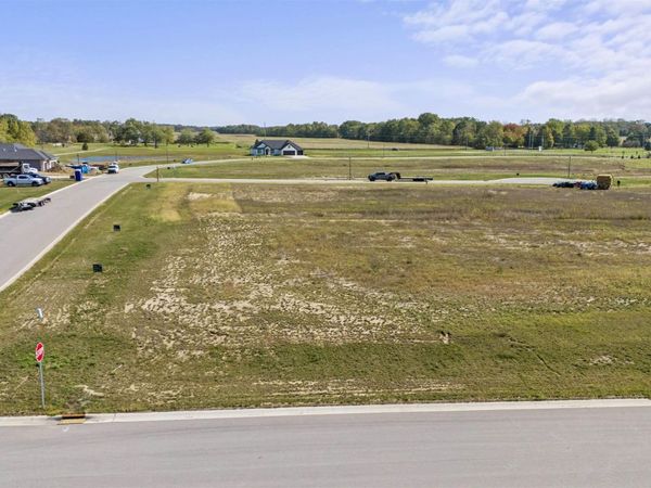 2054 Links Lane, Auburn, IN 46706