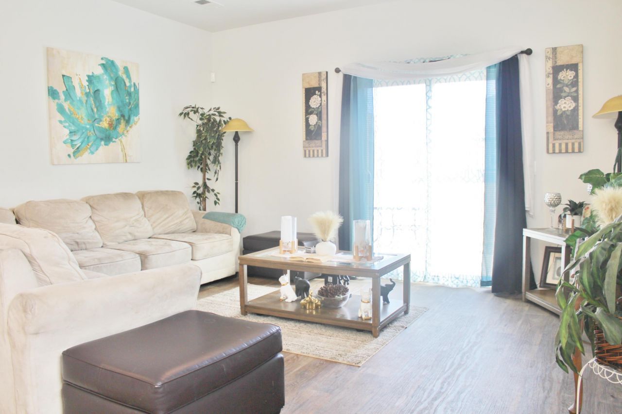 930 Woodside Creek Lane Photo 11