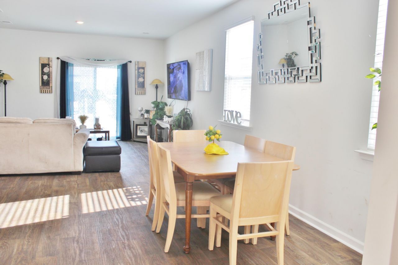 930 Woodside Creek Lane Photo 12