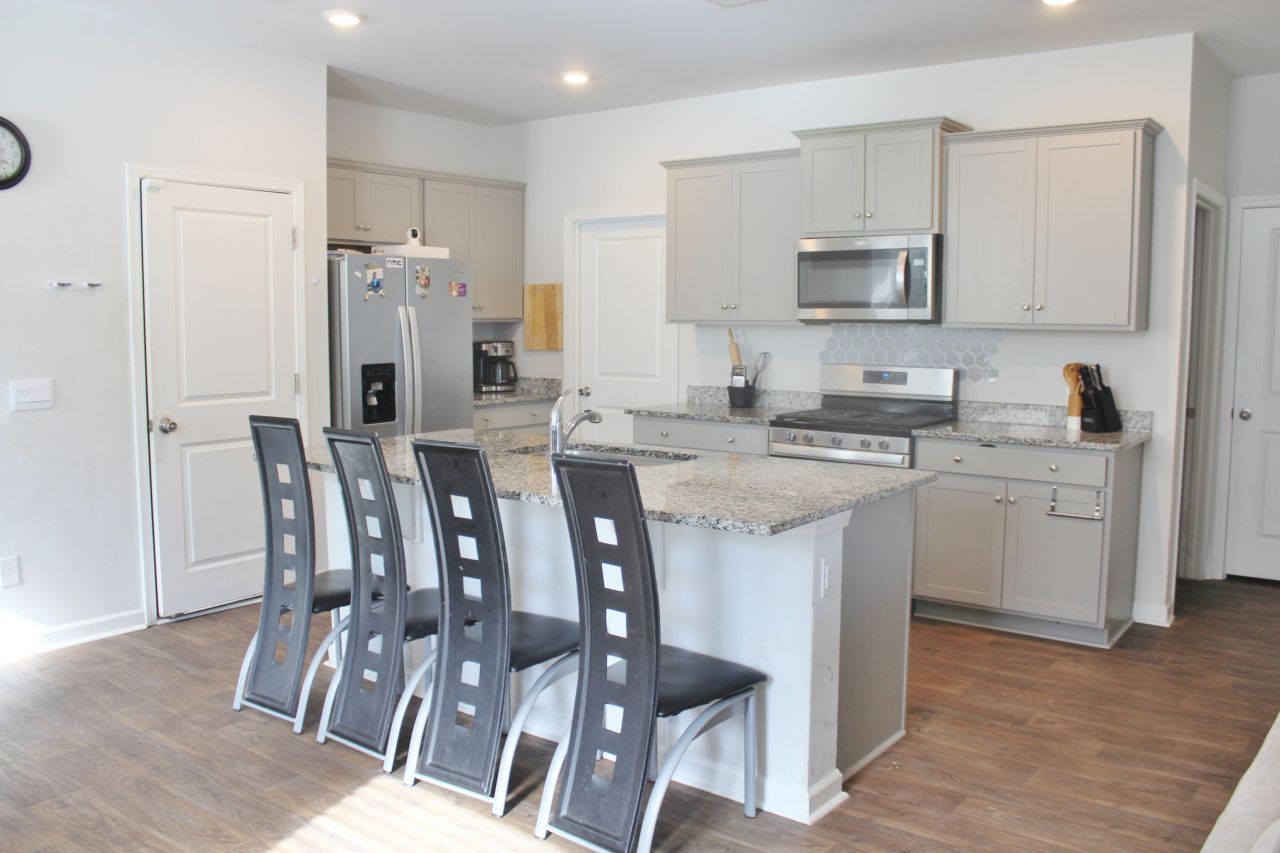 930 Woodside Creek Lane Photo 7