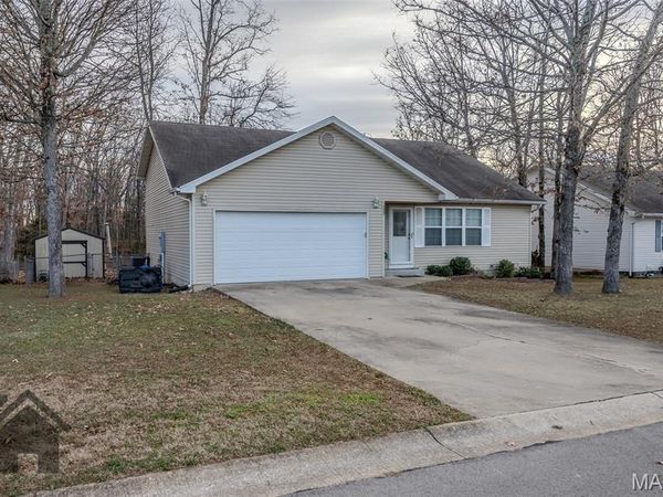 1402 Raspberry Drive, Lebanon, MO 65536