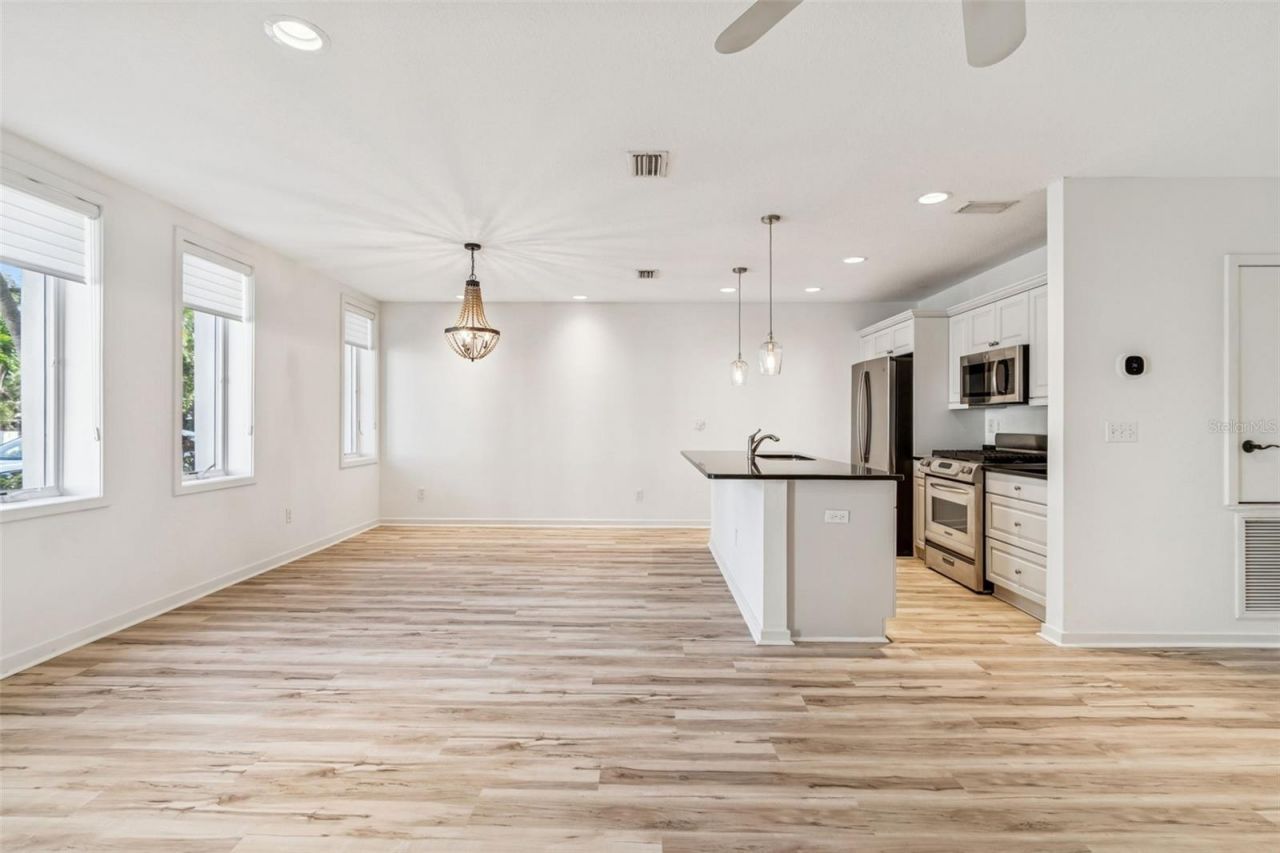1685 Laurel Street, Unit 3, Sarasota, FL 34236 Photo