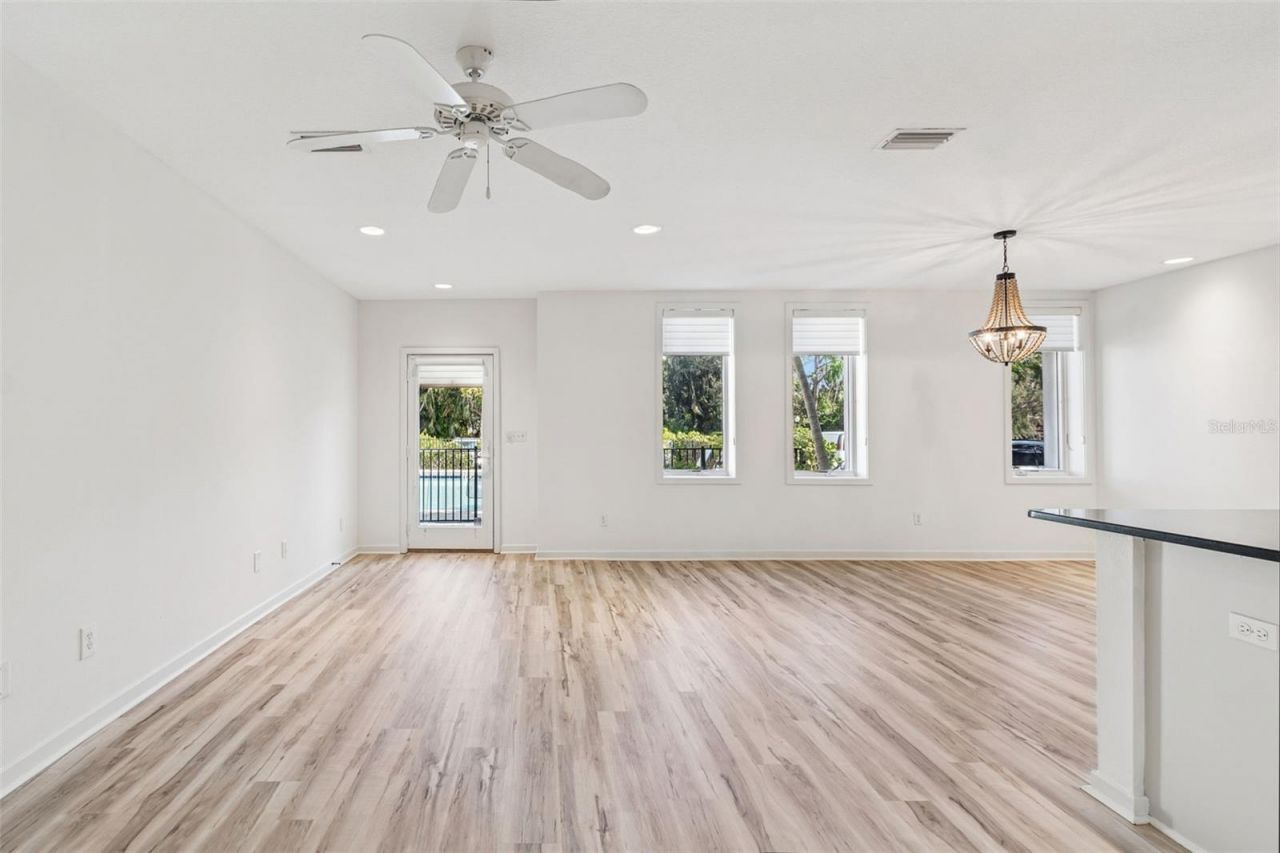 1685 Laurel Street, Unit 3, Sarasota, FL 34236 Photo