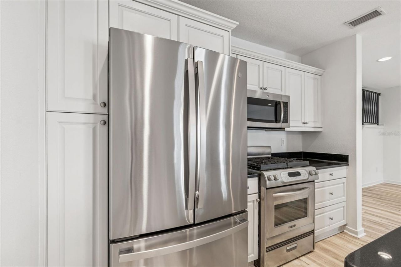 1685 Laurel Street, Unit 3, Sarasota, FL 34236 Photo