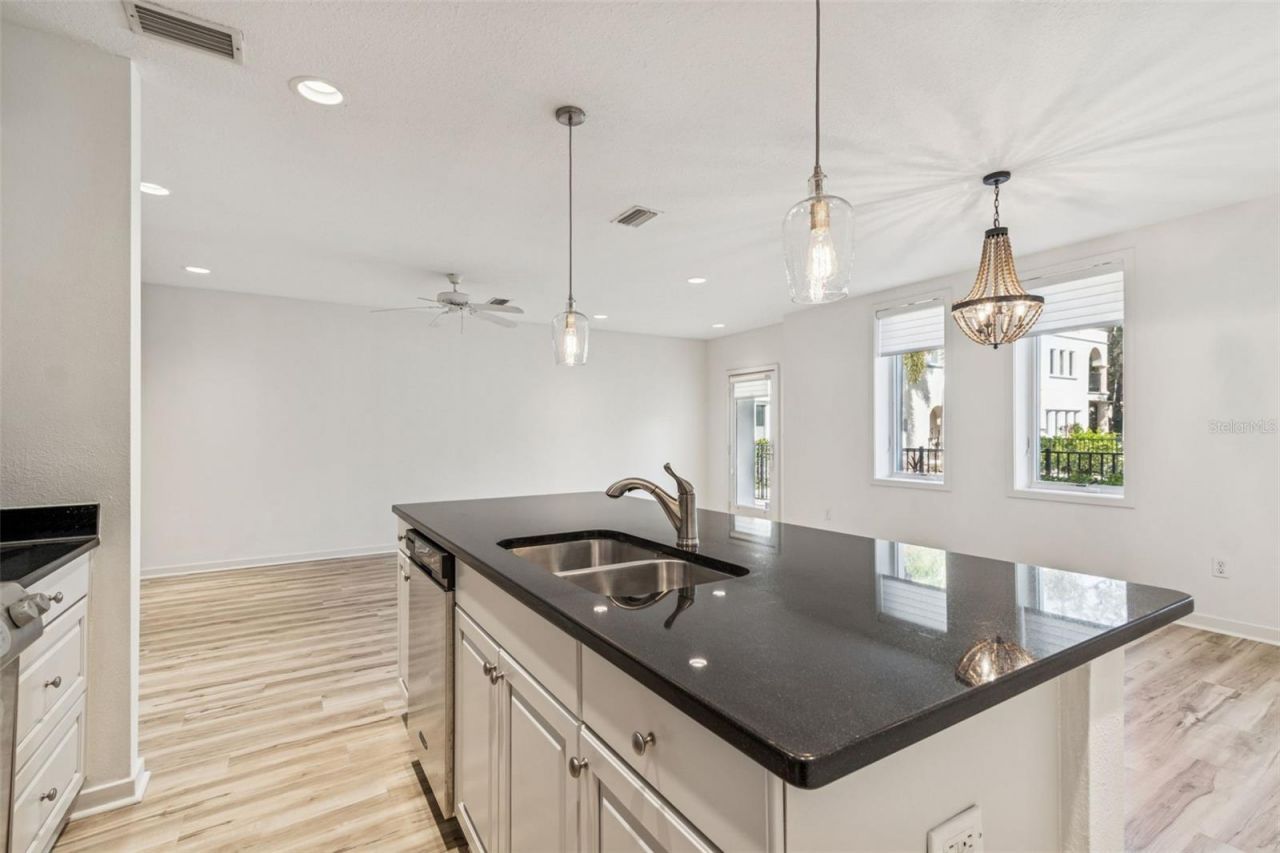 1685 Laurel Street, Unit 3, Sarasota, FL 34236 Photo