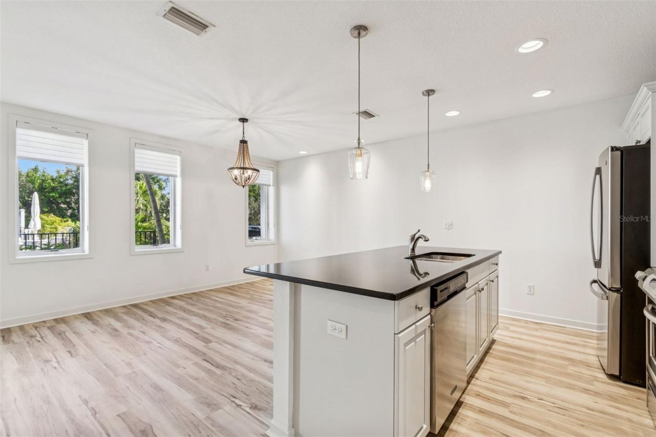 1685 Laurel Street, Unit 3, Sarasota, FL 34236 Photo