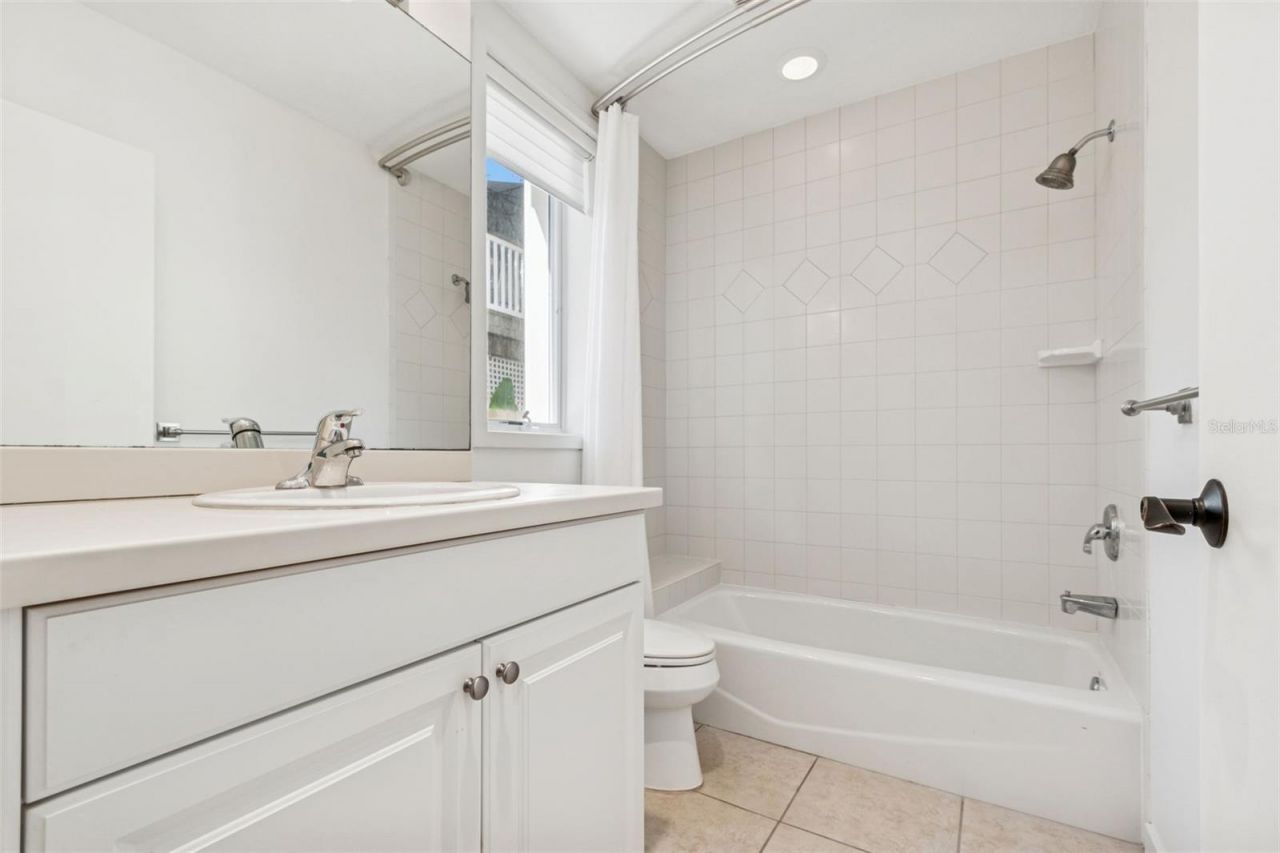 1685 Laurel Street, Unit 3, Sarasota, FL 34236 Photo