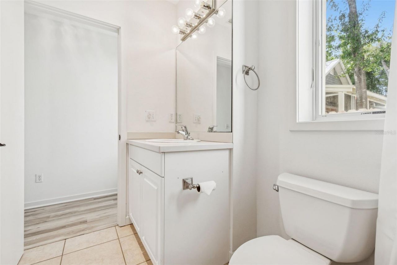 1685 Laurel Street, Unit 3, Sarasota, FL 34236 Photo