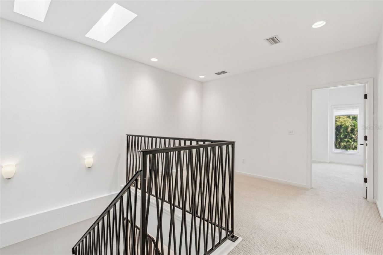 1685 Laurel Street, Unit 3, Sarasota, FL 34236 Photo