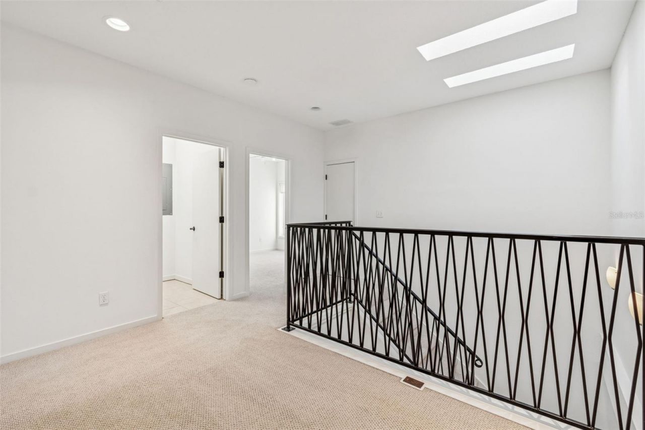 1685 Laurel Street, Unit 3, Sarasota, FL 34236 Photo