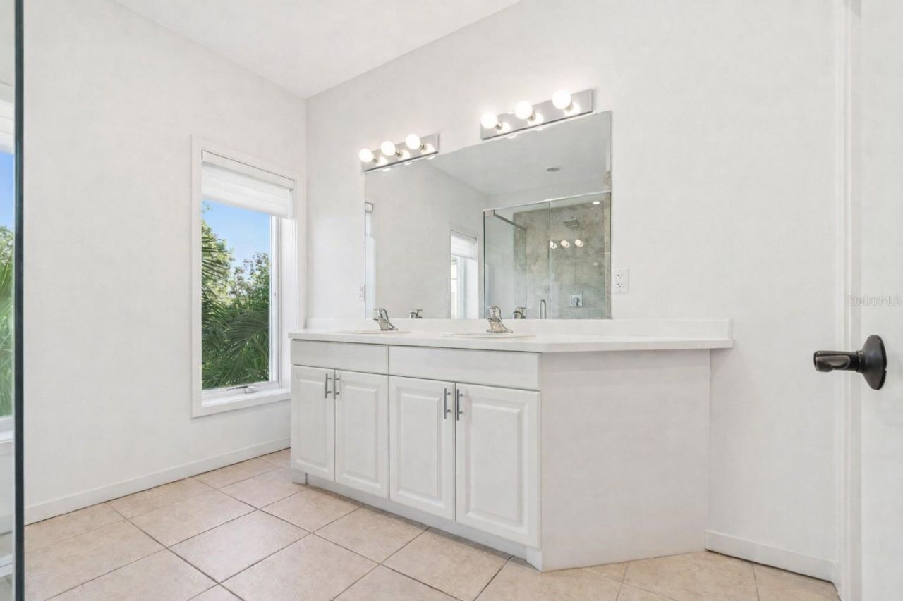 1685 Laurel Street, Unit 3, Sarasota, FL 34236 Photo