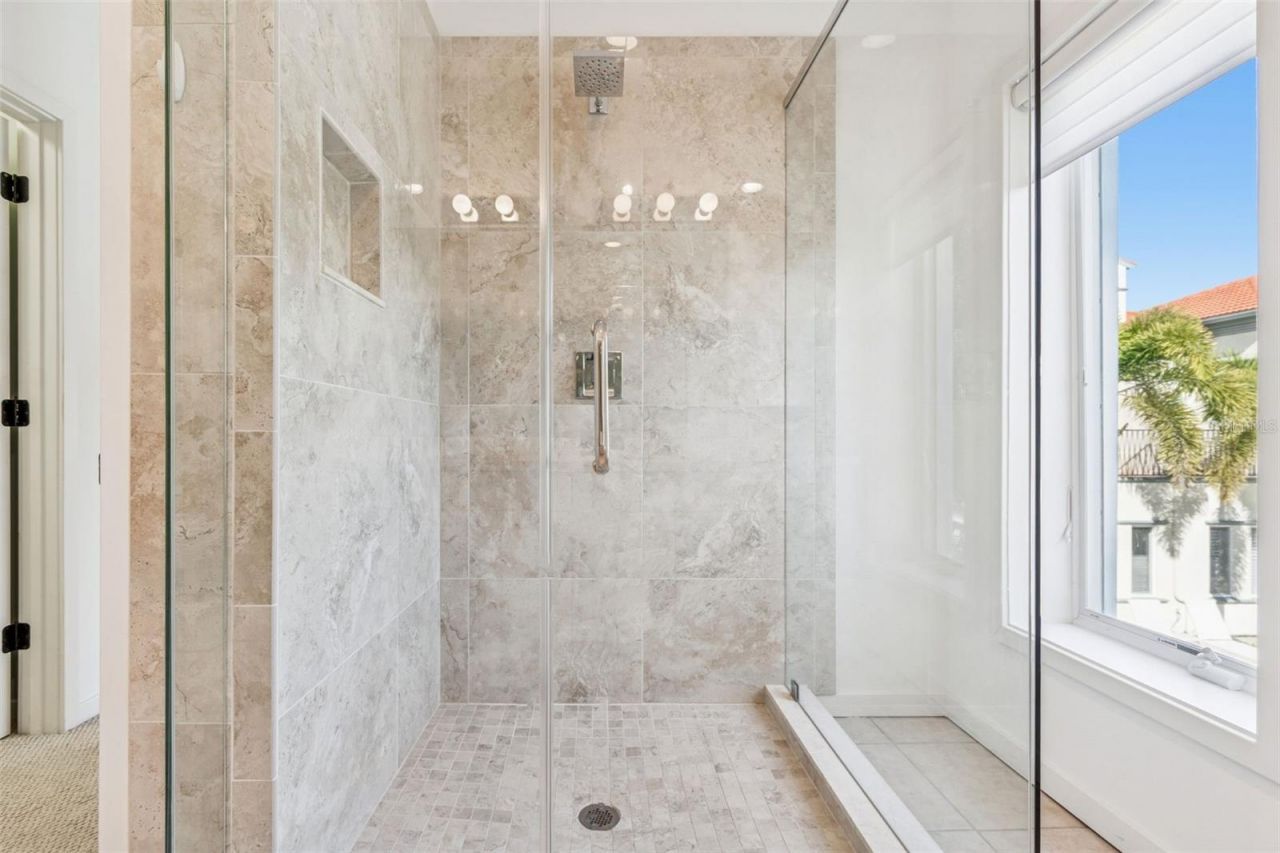 1685 Laurel Street, Unit 3, Sarasota, FL 34236 Photo