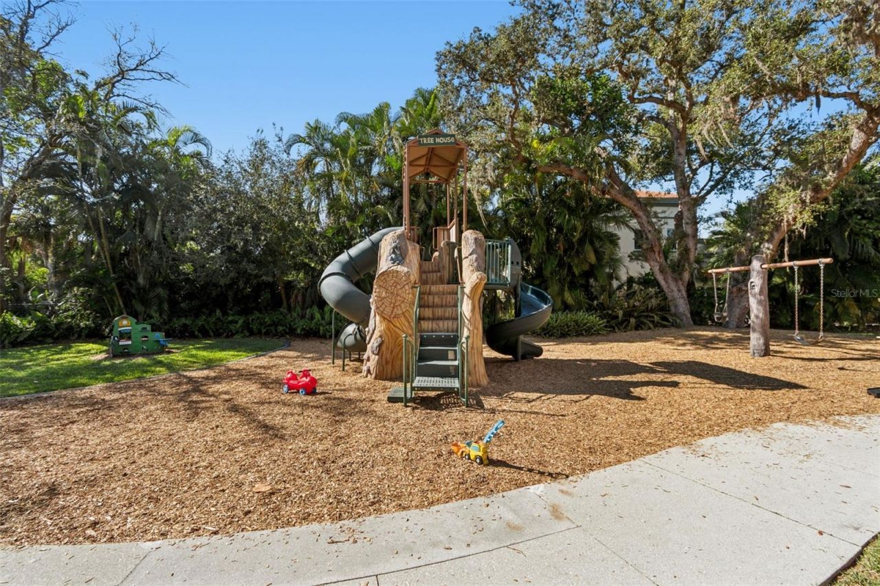 1685 Laurel Street, Unit 3, Sarasota, FL 34236 Photo