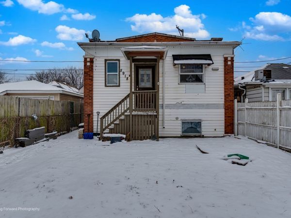 5918 S Albany Avenue, Chicago, IL 60629