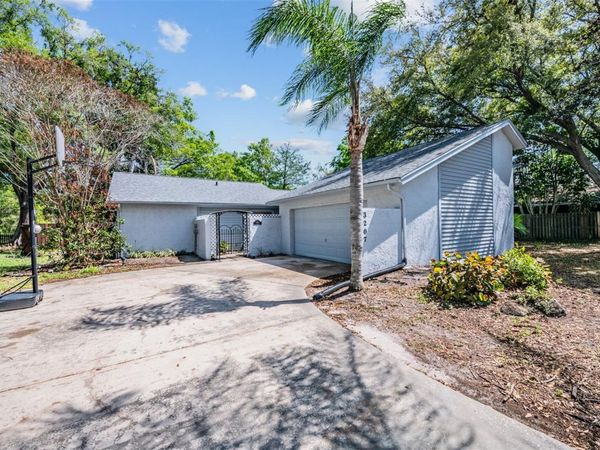 3207 TARABROOK DRIVE, TAMPA, FL 33618