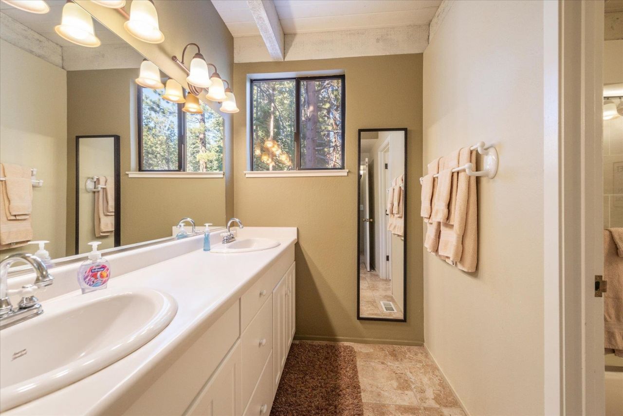 1001 Commonwealth Drive, Kings Beach, CA 96143 Photo