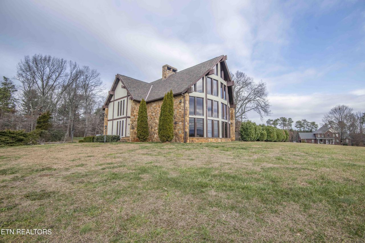 1006 Foxdale Drive Maryville, TN 37803