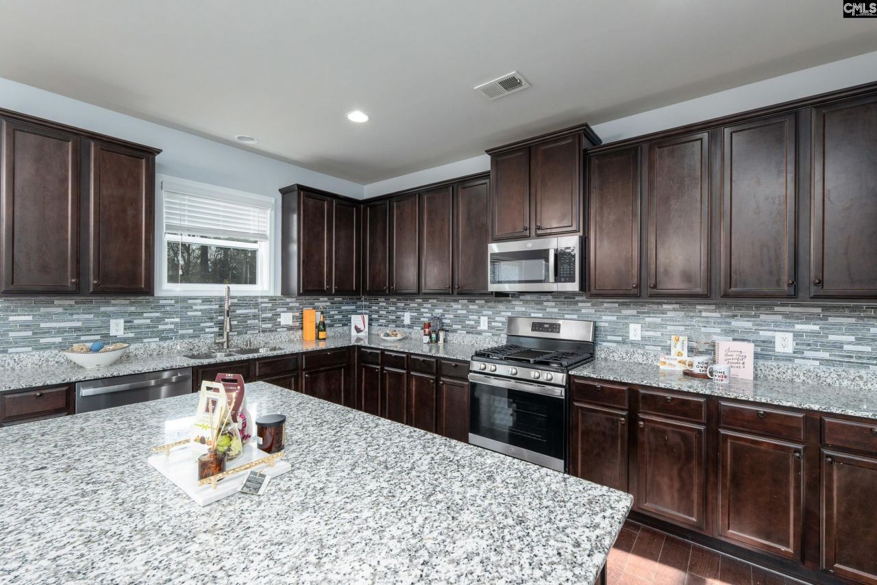 408 Edenhall Drive Photo 9