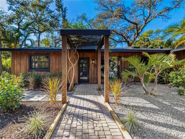 4534 BANAN PLACE, SIESTA KEY, FL 34242