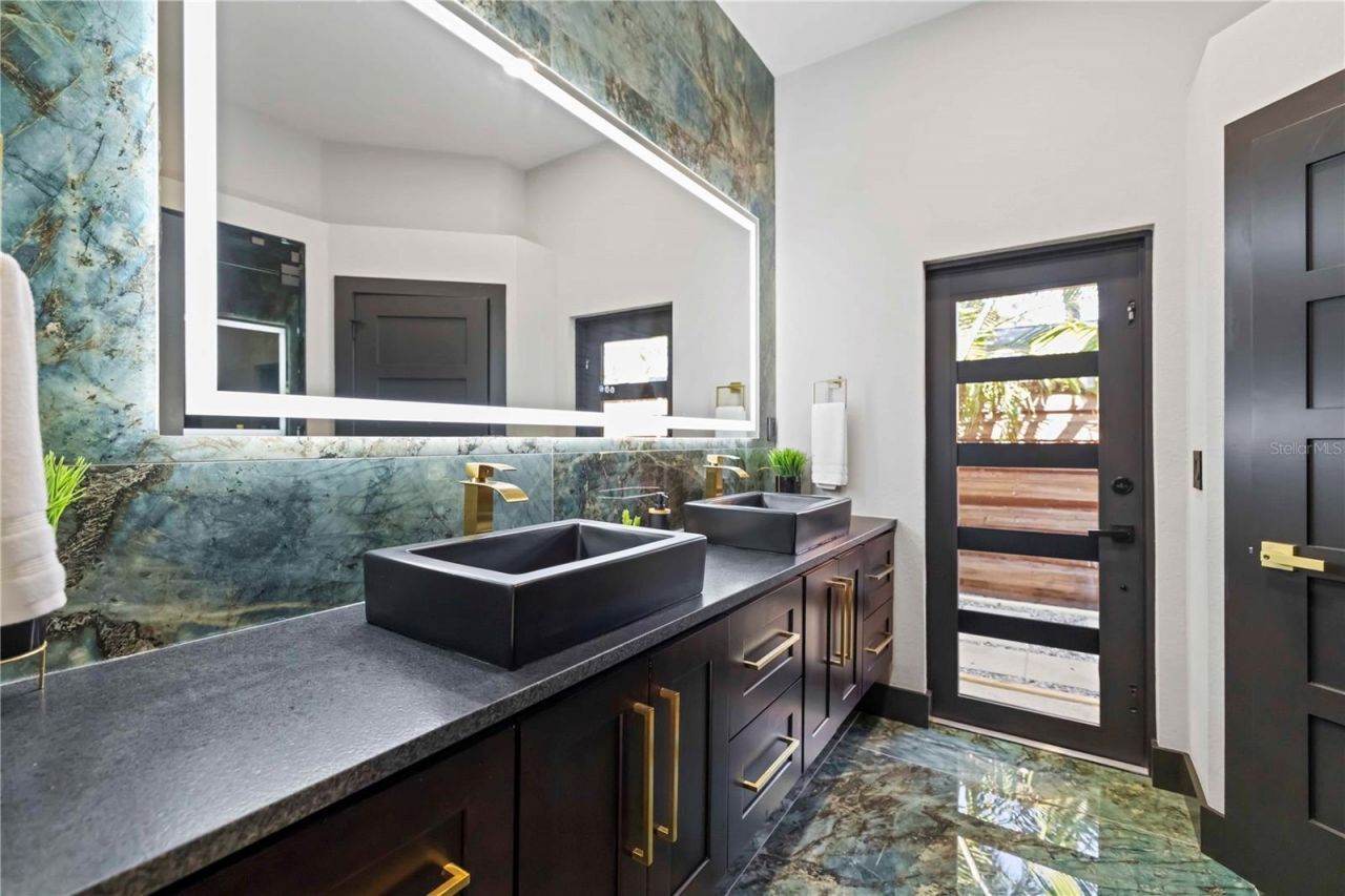 4534 Banan Place, Siesta Key, FL 34242 Photo