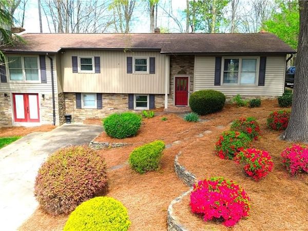 1524 Holly Circle, Wilkesboro, NC 28697