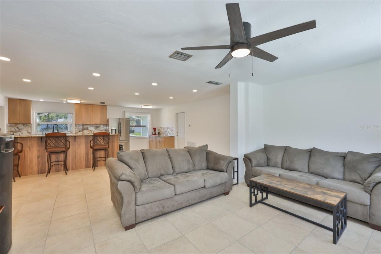 1667 N Dakota Avenue Ne, Saint Petersburg, FL 33703 Photo