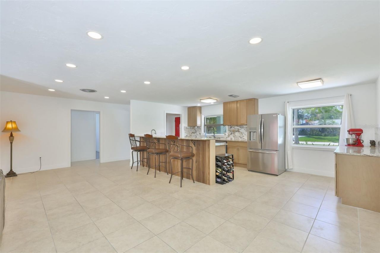 1667 N Dakota Avenue Ne, Saint Petersburg, FL 33703 Photo