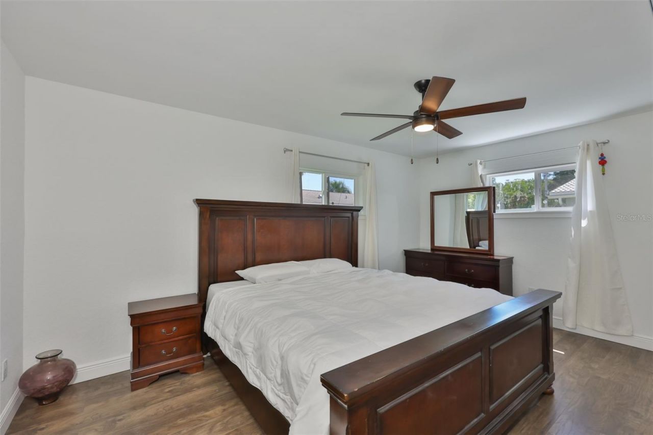 1667 N Dakota Avenue Ne, Saint Petersburg, FL 33703 Photo